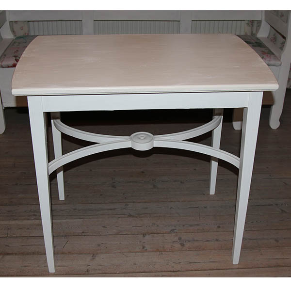 Gustaviansk bord i romantisk look pipi antik Antik look lille spisebord