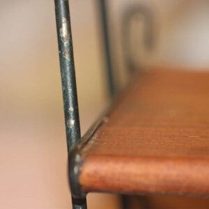 Metal string metallet