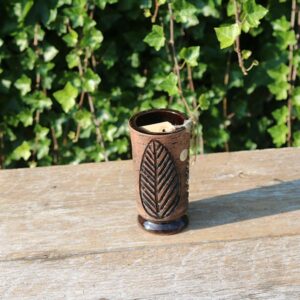 brun-keramikvase-med-blad-laholm-2505-13-cm