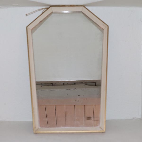 29 Lille spejl råhvid med guldkant 42 cm høj