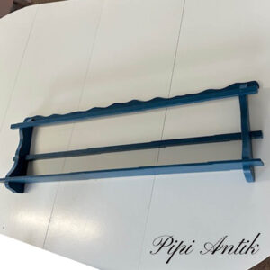 05. Tallerkenrække i Madam Blå 103 x 11 cm x 35 cm