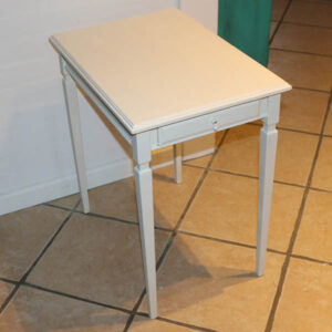 Hvidt sidebord med dyb skuffe 55x38x59 cm
