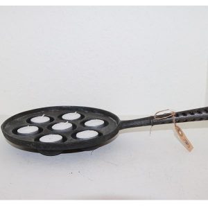 34 Æbleskivepande i sort metal