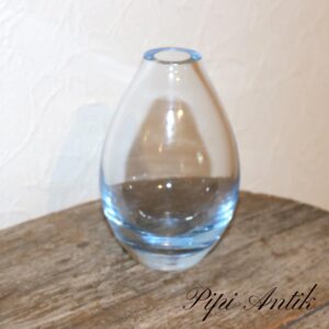 Aqua farvet buttet vase med en lille tud Ø10XH16CM tud Ø4cm