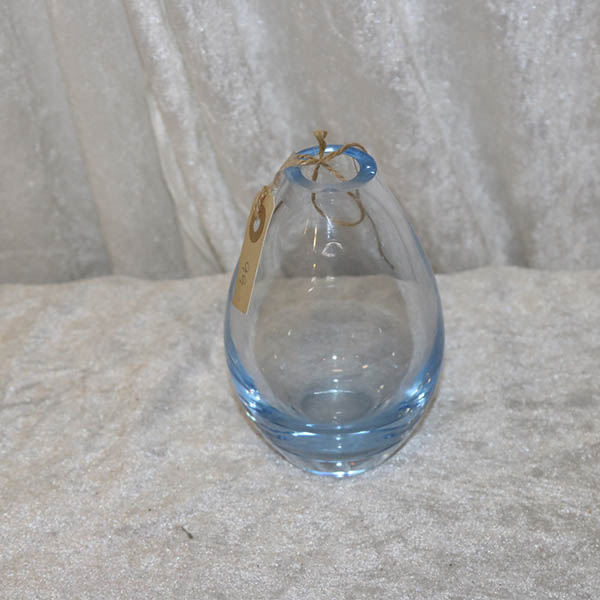 Aqua farvet buttet vase med en lille tud