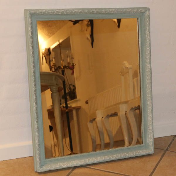 Romantisk spejl i mintgrøn og hvidt på mønstret 58x59x4 cm