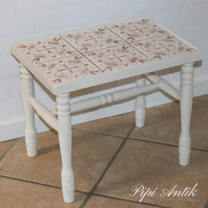Romantisk mini kakkel sofabord Old White beige 46x31x38 cm
