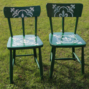 Grønne stole med creame stencils 40x40x80 cm (45 cm siddehøjde) - uens