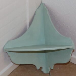 Romantisk hjørnehylde støvet blå grøn H53xB31 cm