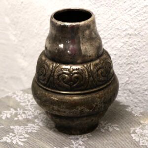 Sølvplet vase - romantisk - med patina - Ø8 øverst x 28 cm H