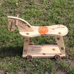 Træhest - legetøj - til pynt - L44xB14,5xH33 cm