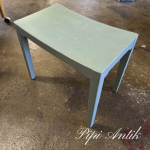 Støvet blå taburet skammel 50x30x43 cm siddehøjde