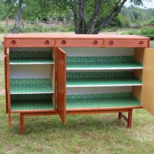 06 A indersiden af teak buffet