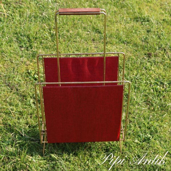 2061 Retro messing rødt avisholder med teak håndlag rødt plastmateriale L30xD26xH60 cm