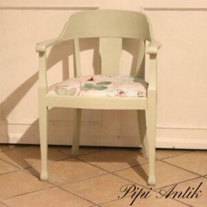 Pastelgrøn stol med nyt romantisk betræk B62,5xD50xH80 sædet 47cm S-210-G60Y