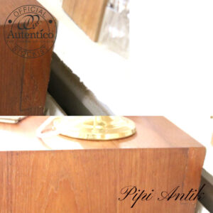 Teak buffet reparation på finer i højre side PIpi Antik