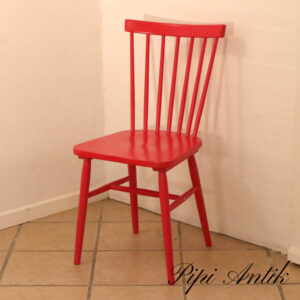 Retrolook nyere røde genbrugsstole NN B44xH87,5 siddehøjde 45 cm