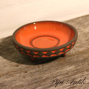 Orange keramik fad med små fødder Ø16x6 cm H