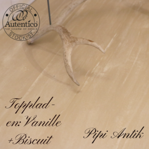 Bord toppladen i Vanillebund og biscuit topplade slebet ned Pipi Antik