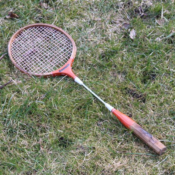 34 B Badminton ketcher Stam