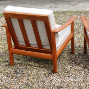 Fargas Patent lænestol i teak og råhvid sædet original