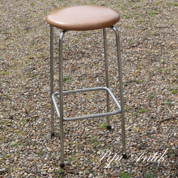 Barstol retro med krom ben og plast brunt sæde Ø34xH71 cm