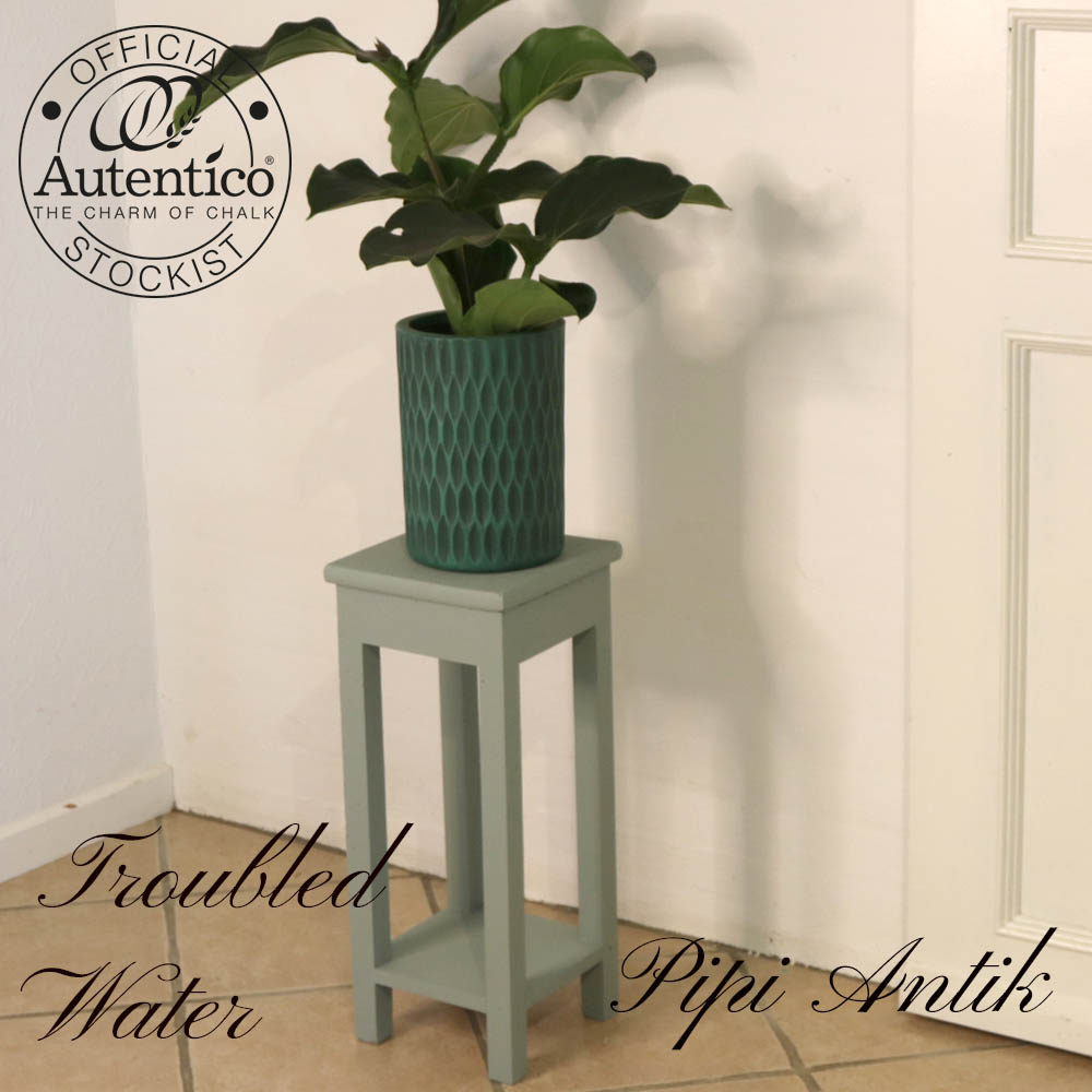 Piedstal lav i Troubled Water Autentico L23,5x23,5xH57cm Piedstal lav i Troubled Water Autentico L23,5x23,5xH57cm