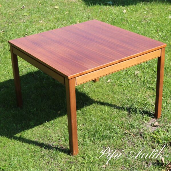 08 Teak sofabord I REN TEAK kvadratisk L70x70xH50cm
