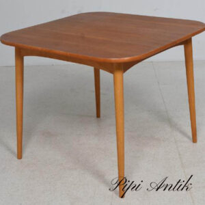 Bohag Hagafors spisebord med bøgetræs ben L90xB90xH83 plus 30 cm foldbar tillægsplade under bordet