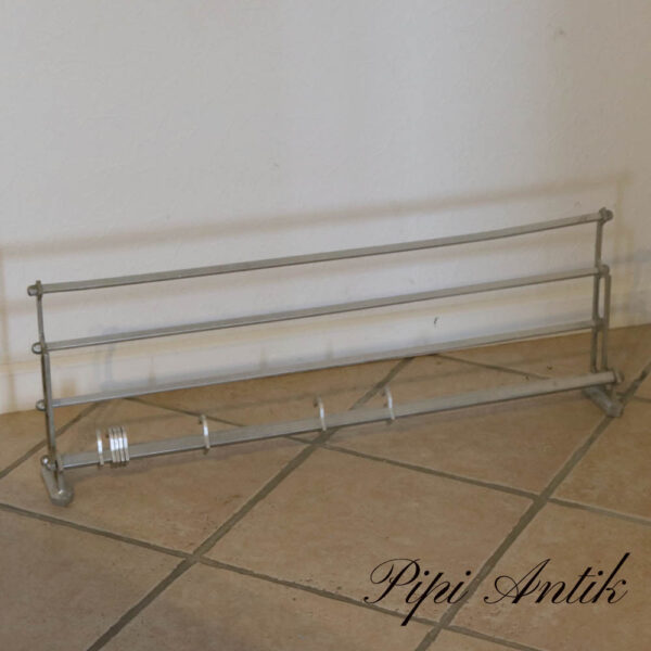 17 Aluminium knagerække med hattehylde og alu kroge L83xD27,5xH11cm