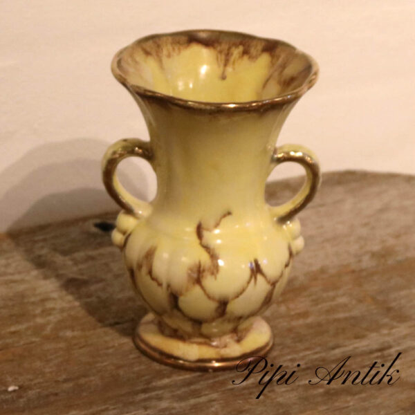 West Germany vase pastelgul og guldkantet bitte skår op kanten Ø12x5xH19 cm