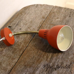 25 Orange væglampe med messing arm Ø11xH15cm lampeskærm