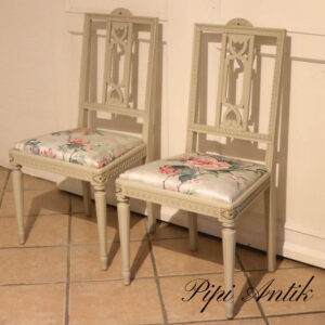 Romantiske stole med nyt betræk svendk Gustaviansk stils kopi B48xD41xH94 sædet H45cm