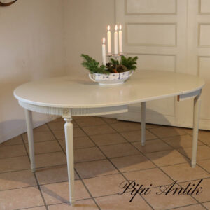 Retro lys beige svensk Gustaviansk stils spisebord rundt og ovalt inkl 1 tillægsplade L156xD110xH74cm