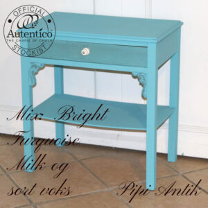 Bright Turquoise natbord eller entremøbel sort voks på skuffen L61xD38xH64cm