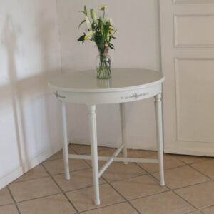 Gustaviansk stils bord i beige glans 30 Ø78xH77cm