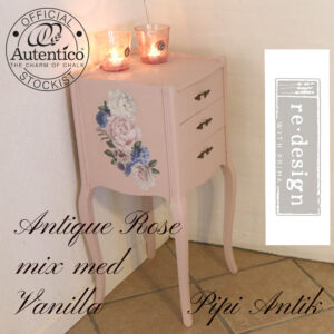 Pyntekkommode i sart lyserød Autentico kalkmaling mix af Antique Rose og Vanilla L32,5xD31xH71cm