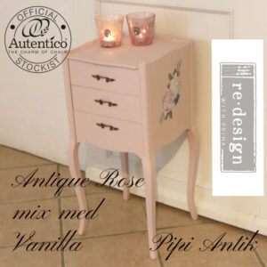 Pyntekommode i Antique Rose mix med Vanilla Autentico kalkmaling L32,5xD31xH71cm