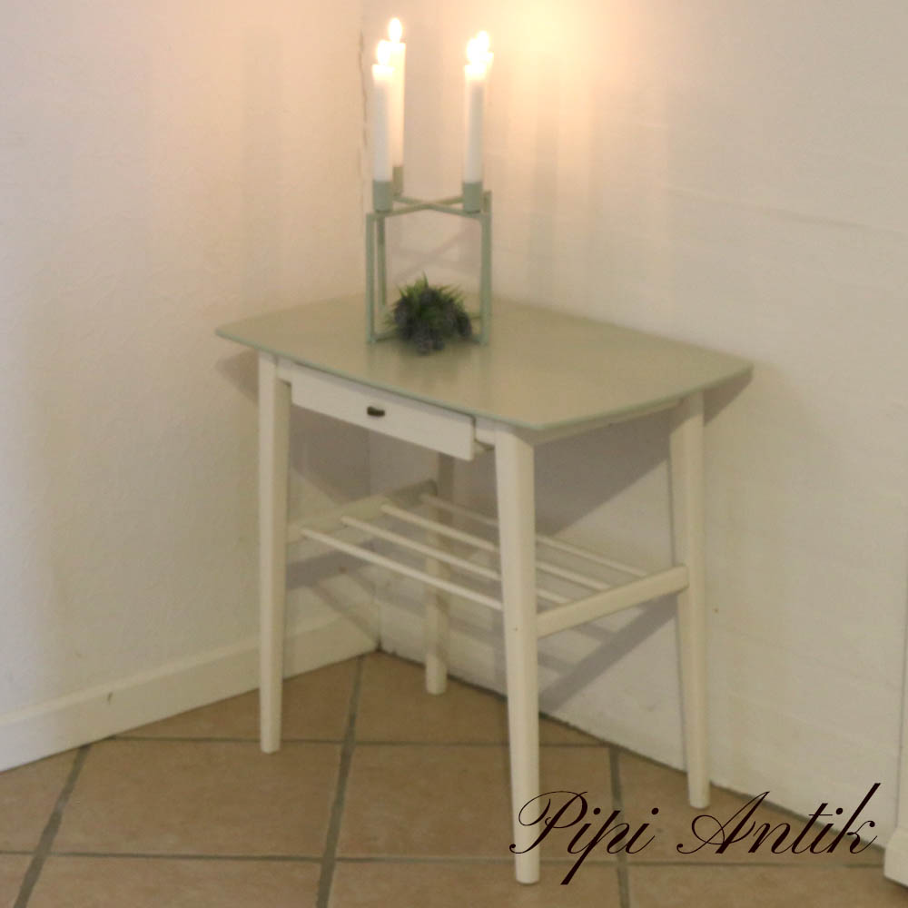 Retro natbord med en lysegrøn bordplade resten uændret L60xD37xH55cm