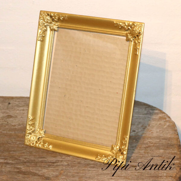Retro guldramme i træ nymalet B 23 x H 29x D2,5 selve glas B16,5xH22,5cm