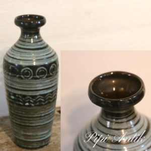 09 Keramikvase med skår limet Ø4,5xH21cm