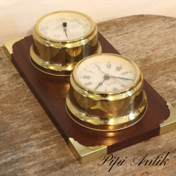 28 Vejrstation teak og messing revnet glas på nederste ur B17xH32xD8cm