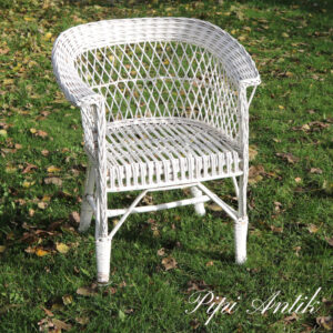 05 Hvid flettet stol B60xD40xH81cm SædeH43