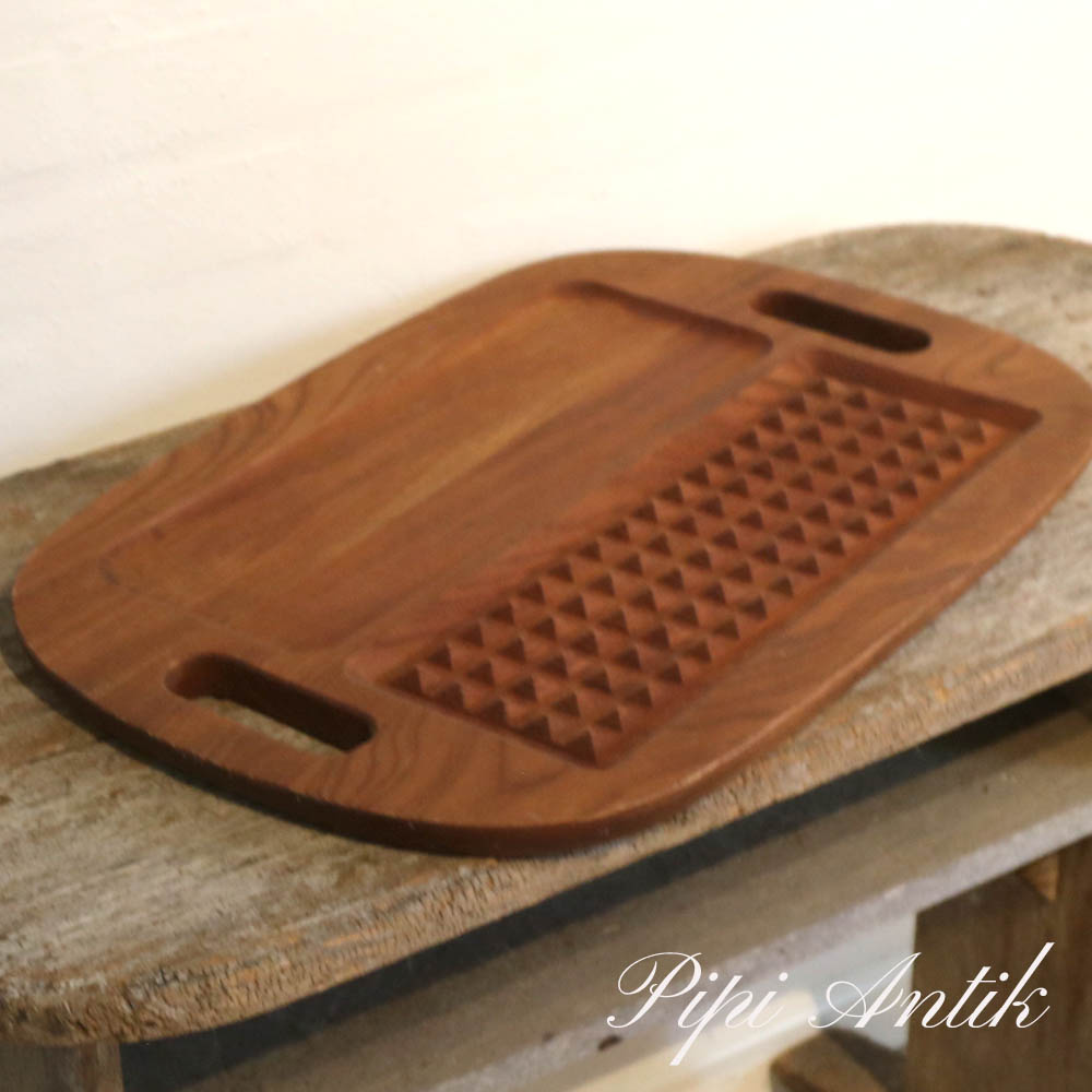 54 Teak skærebræt stor fordybninger L62B35,5xH2cm