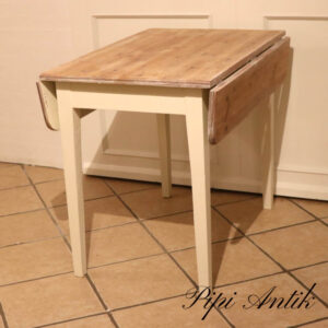 01. Køkkenbord med patina bordplade hvidolieret og råhvid ben og klapper B60xD90xH77cm plus 19cm x 2 klapper