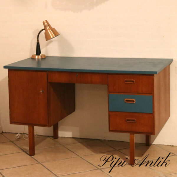 02. Teak skrivebord petroleumstopplade L120xD60xH71,5 nøgle til02. Teak skrivebord petroleumstopplade L120xD60xH71,5 nøgle til