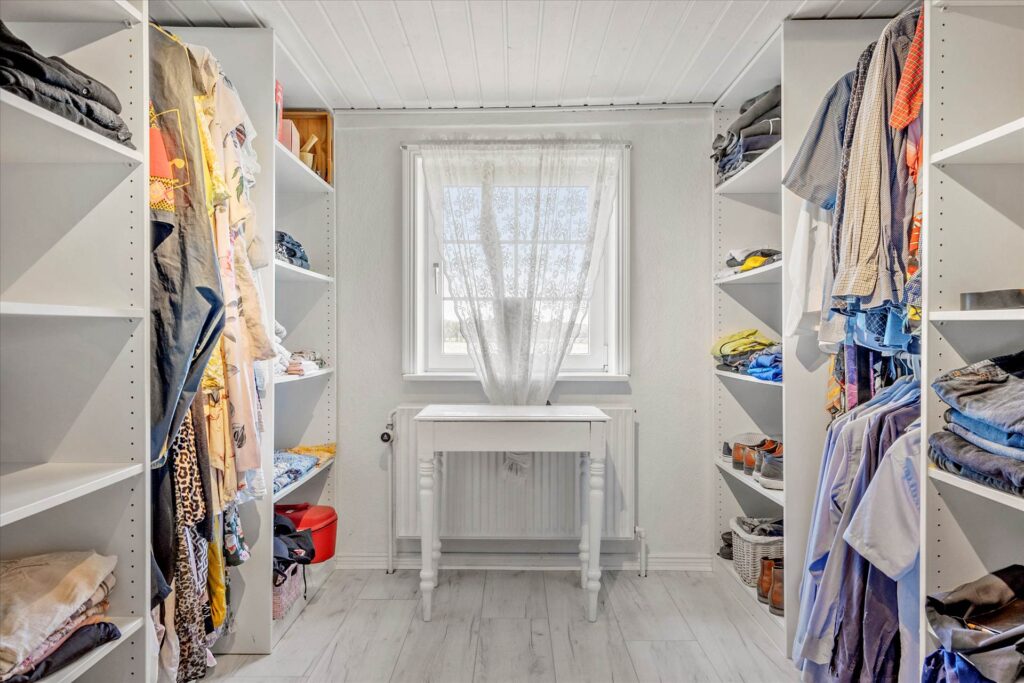 Walk-in-closet at Mejlbyvej 2 6900 Skjern