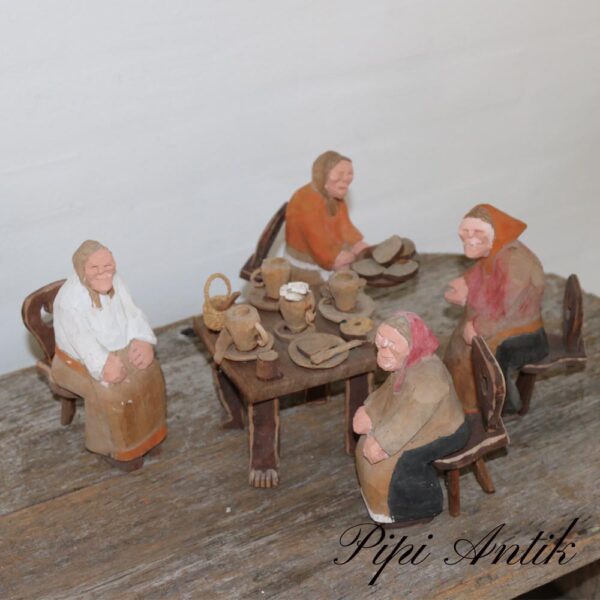 02. Gamle damer hygger med mad Svensk folkekunst