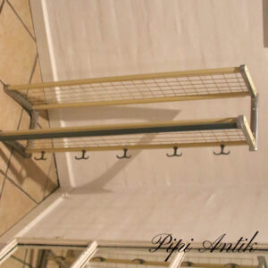 07. Retro metal creme farvet plast og aluminium L100xD40xH24cm