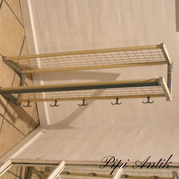 07. Retro metal creme farvet plast og aluminium L100xD40xH24cm